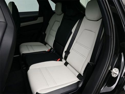 New 2026 Porsche Cayenne E-Hybrid image 19