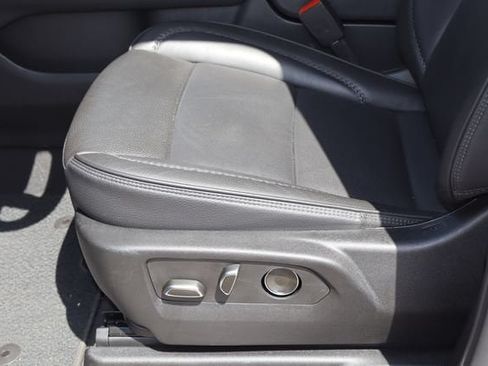 Used 2024 GMC Yukon Denali RWD image 16