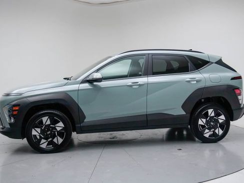 Used 2024 Hyundai Kona SEL AWD/4WD image 3