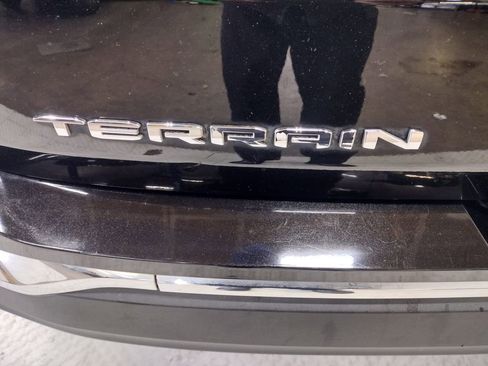 Used 2022 GMC Terrain SLT w/ Infotainment Package II AWD/4WD image 16