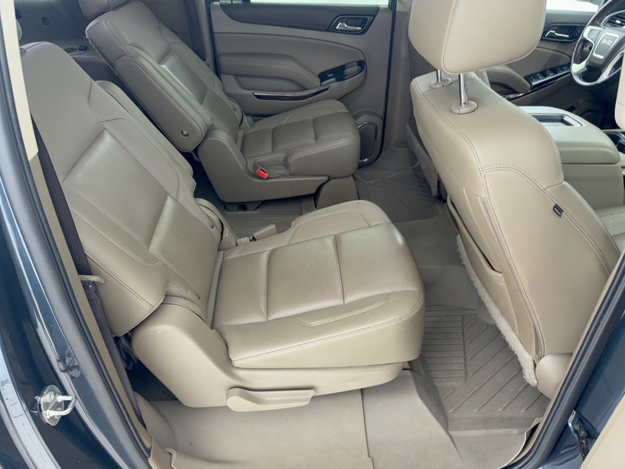 Used 2020 GMC Yukon XL SLT w/ Open Road Package AWD/4WD image 29