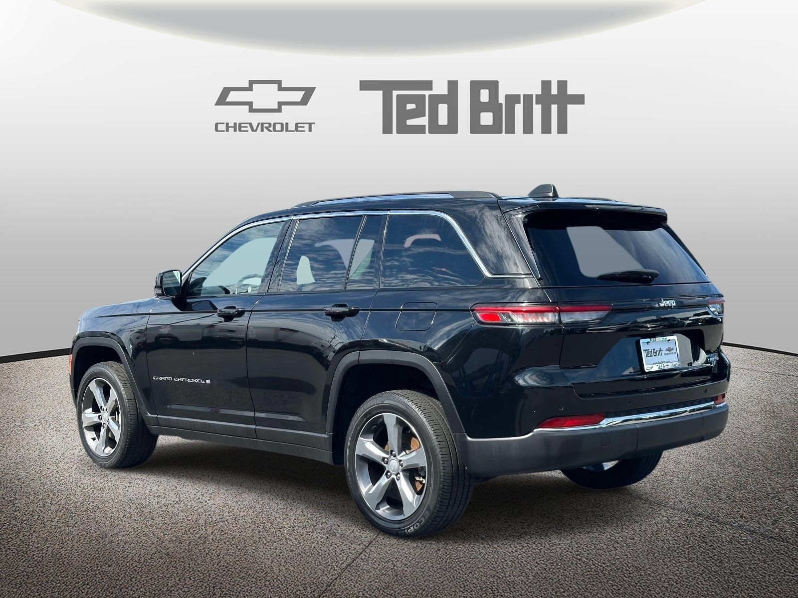Used 2022 Jeep Grand Cherokee Limited RWD image 6