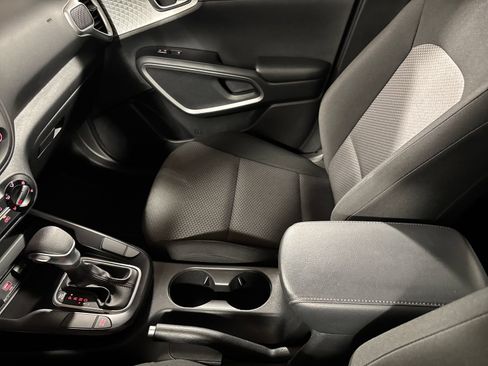 Used 2020 Kia Soul LX FWD image 25