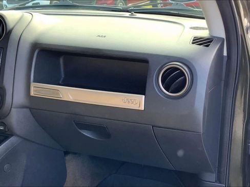 Used 2017 Jeep Compass 75th Anniversary w/ Power Value Group image 18