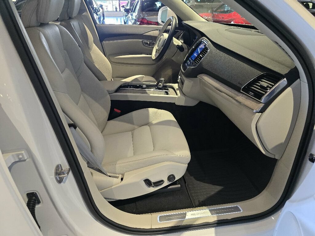 Used 2024 Volvo XC90 T8 Plus w/ Protection Package Premier AWD/4WD image 33