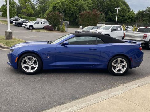 Used 2023 Chevrolet Camaro LT RWD image 3