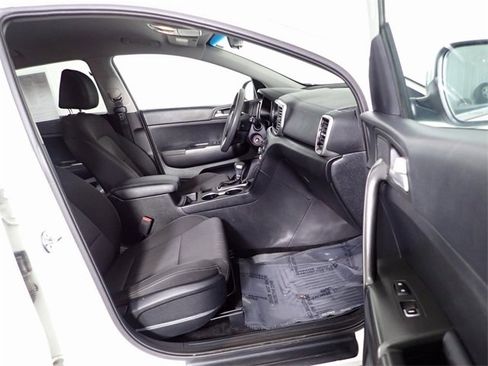 Used 2022 Kia Sportage LX image 27