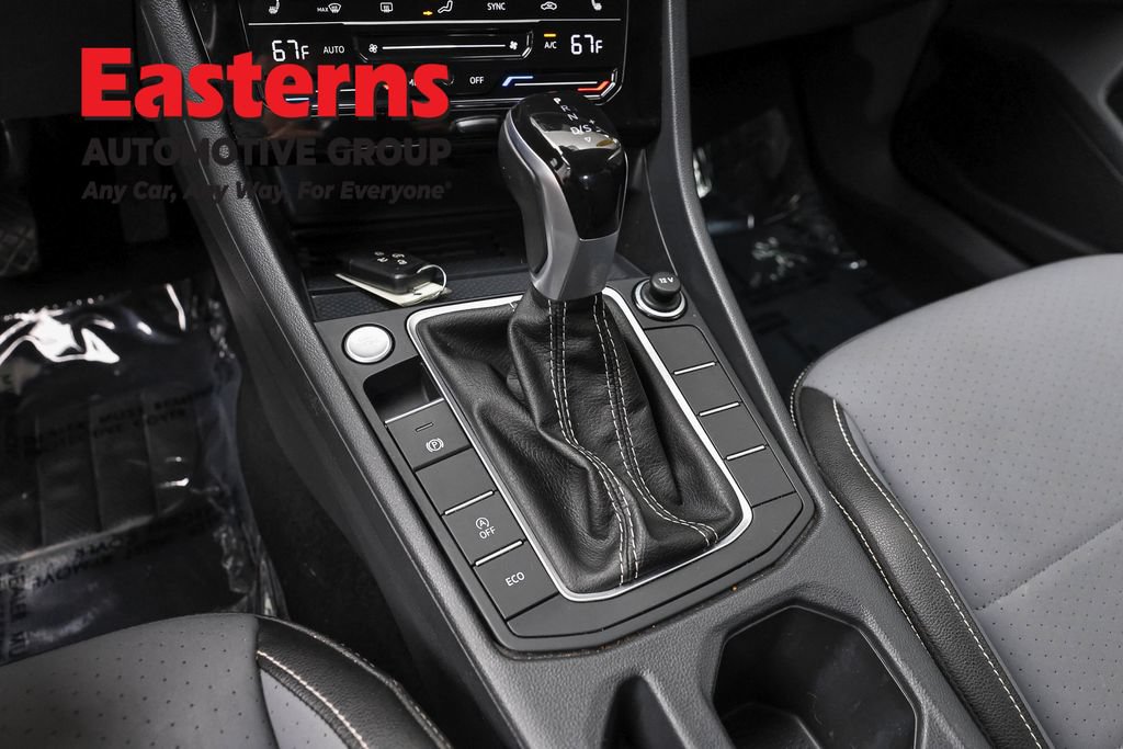 Used 2025 Volkswagen Jetta SE FWD image 15