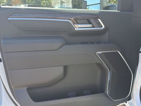 New 2026 GMC Sierra 2500 SLE w/ SLE Value Package; AWD/4WD image 10