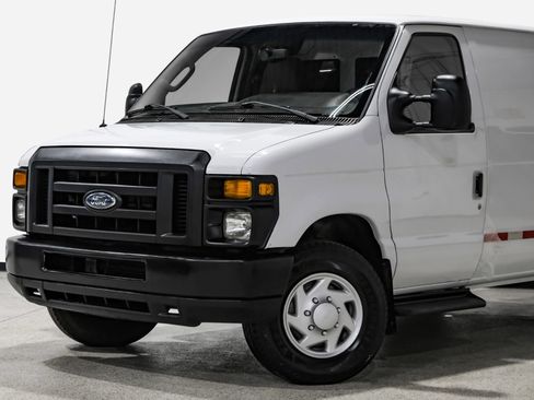 Used 2014 Ford E-350 and Econoline 350 Super Duty w/ Power Group image 10