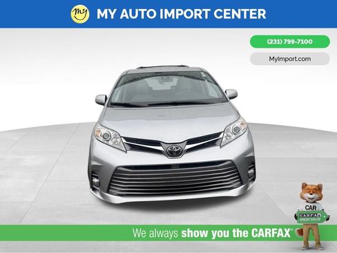 Used 2020 Toyota Sienna XLE Premium AWD/4WD image 2
