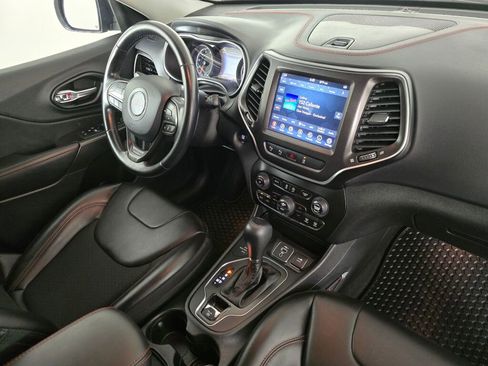 Used 2021 Jeep Cherokee Trailhawk w/ Technology Group image 43