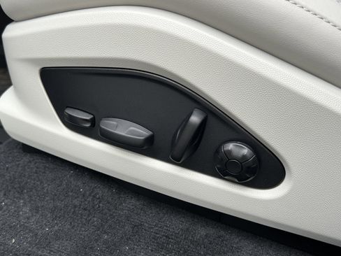 New 2026 Porsche Macan 4 Electric image 29