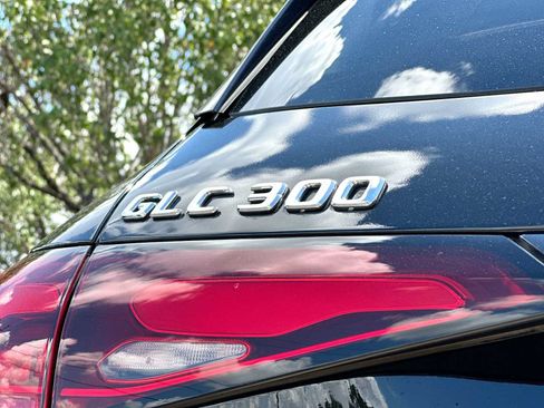 Used 2023 Mercedes-Benz GLC 300 4MATIC image 15
