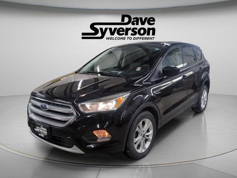 Used 2017 Ford Escape SE image 1