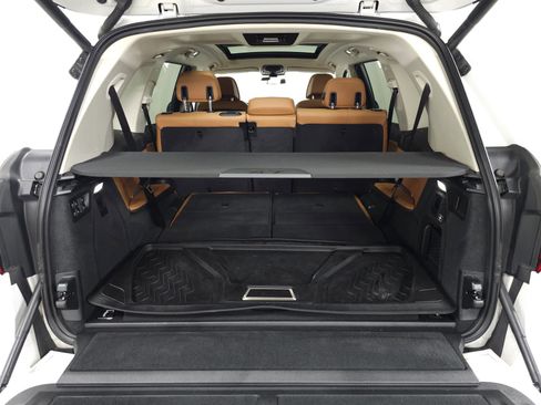 Used 2022 BMW X7 xDrive40i w/ Executive Package image 8