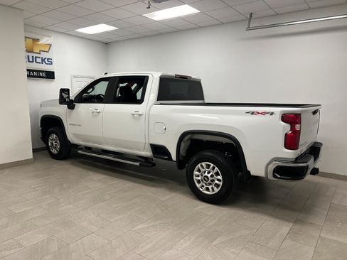 Used 2025 Chevrolet Silverado 2500 LT w/ Convenience Package AWD/4WD image 11