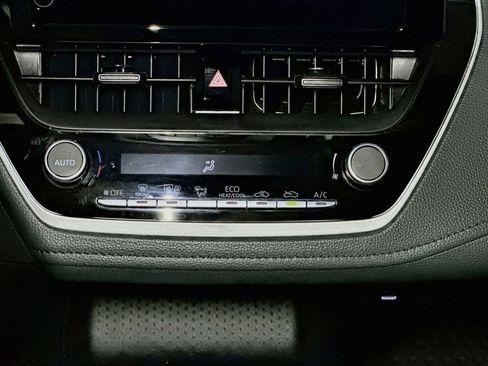 Certified 2025 Toyota Corolla SE FWD image 13