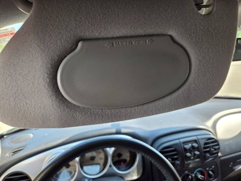 Used 2005 Chrysler PT Cruiser Limited w/ Chrome Accents Group FWD image 16