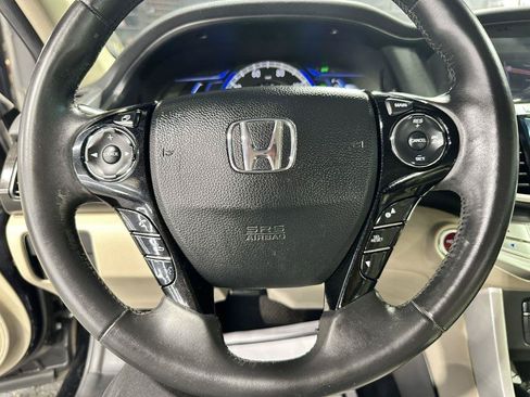 Used 2015 Honda Accord Touring image 17