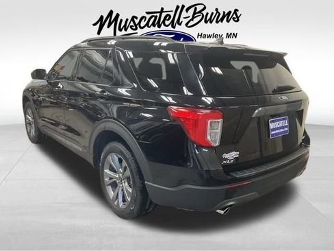 Used 2023 Ford Explorer XLT w/ Equipment Group 202A image 3