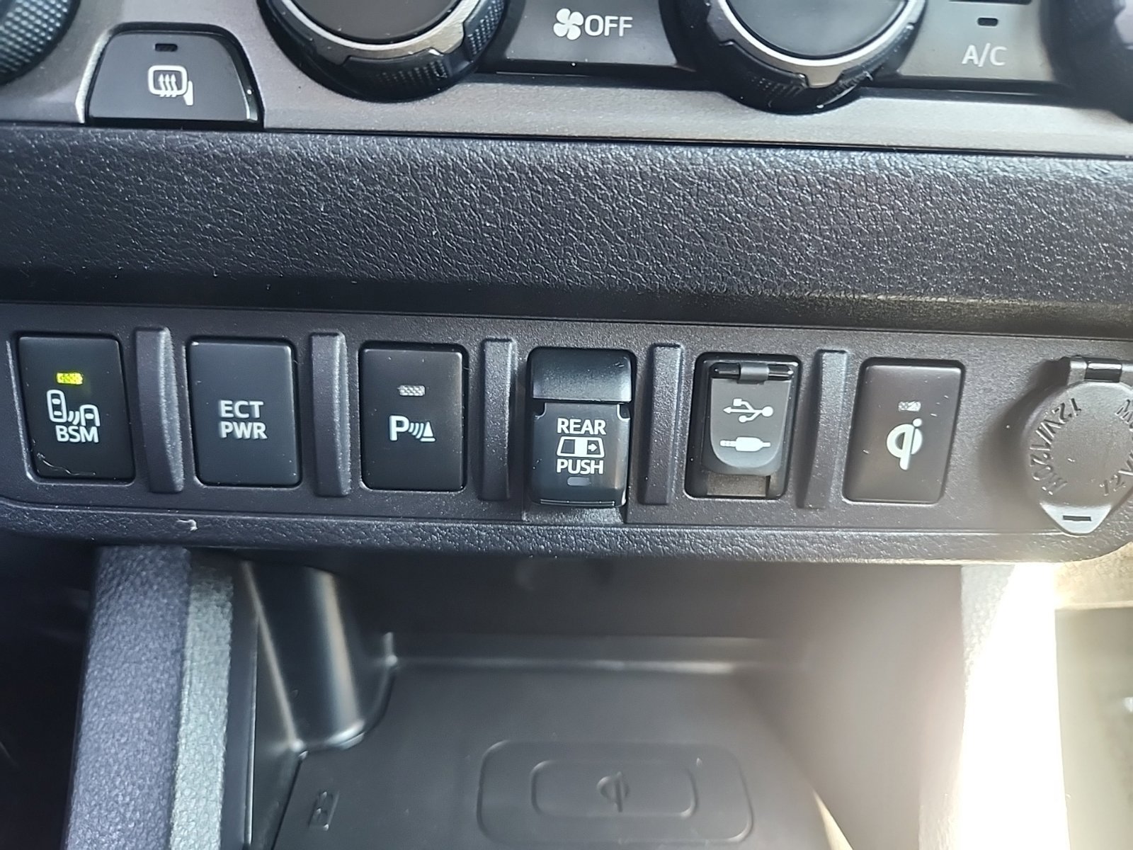 Used 2019 Toyota Tacoma TRD Sport AWD/4WD image 27