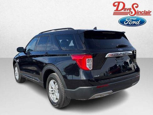 Used 2023 Ford Explorer XLT w/ Equipment Group 202A AWD/4WD image 9