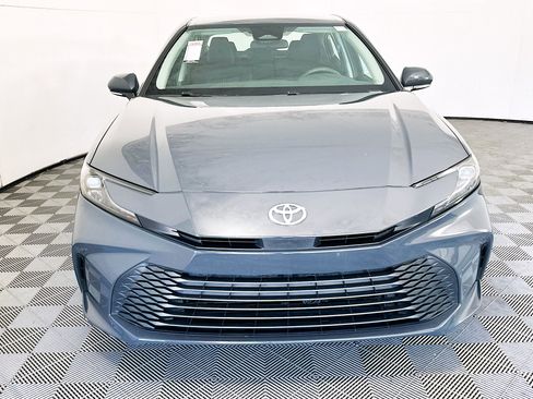 Used 2025 Toyota Camry LE FWD image 8