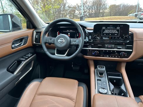 New 2025 Nissan Pathfinder Platinum w/ Cargo Package image 25