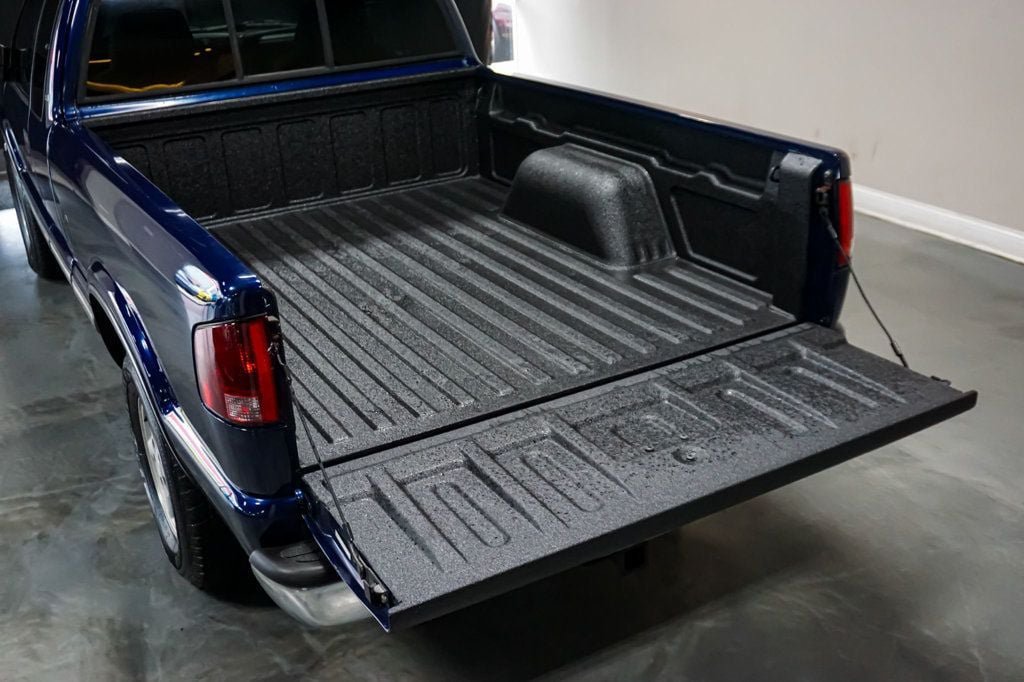 Used 2002 Chevrolet S10 Pickup LS w/ LS Preferred Equipment Group AWD/4WD image 38