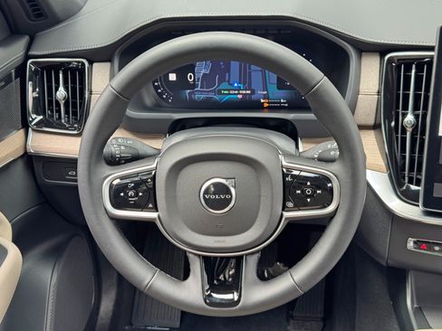 Used 2026 Volvo XC90 T8 Plus w/ Protection Package AWD/4WD image 21