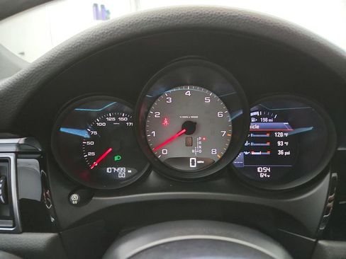 Used 2016 Porsche Macan S image 15