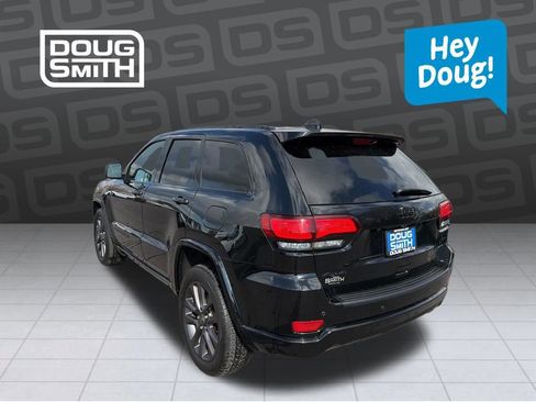 Used 2021 Jeep Grand Cherokee Laredo X image 3