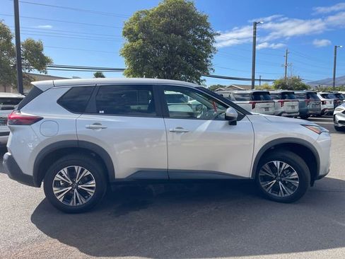 Used 2022 Nissan Rogue SV image 6