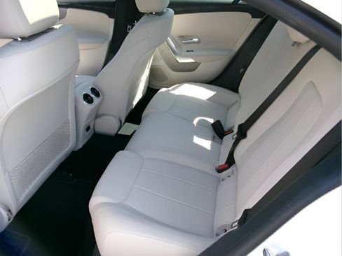 Used 2025 Mercedes-Benz CLA 250 image 9