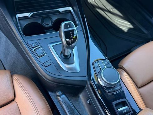 Used 2019 BMW 230i Convertible w/ Convenience Package image 30