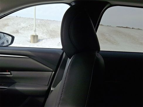 Used 2024 MAZDA CX-50 AWD 2.5 S w/ Weather Package image 17