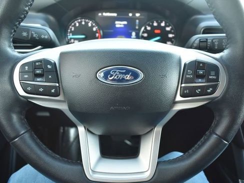 Used 2024 Ford Explorer Limited image 18
