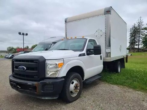 Used 2015 Ford F350 XL image 2