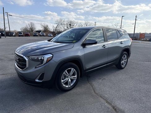 Used 2021 GMC Terrain SLE w/ LPO, Floor Liner Package image 2