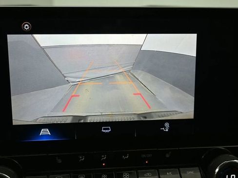 Used 2024 Chevrolet Colorado ZR2 image 18