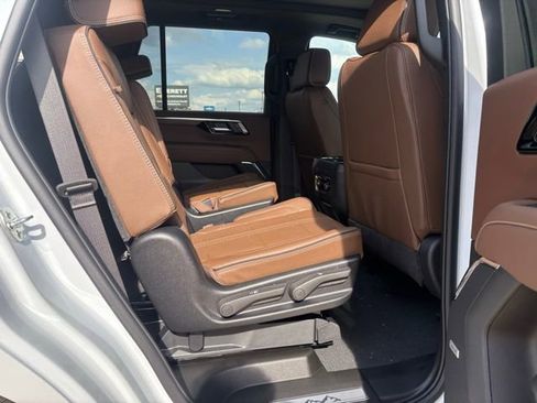New 2026 Chevrolet Tahoe High Country w/ Sun And Tow Package AWD/4WD image 14