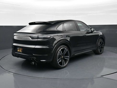 Certified 2023 Porsche Cayenne GTS AWD/4WD image 28