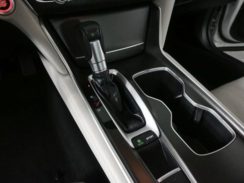 Used 2018 Honda Accord Touring image 15