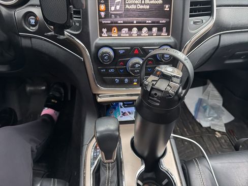Used 2016 Jeep Grand Cherokee Limited AWD/4WD image 10