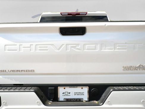 Used 2024 Chevrolet Silverado 3500 High Country w/ High Country Premium Package AWD/4WD image 8