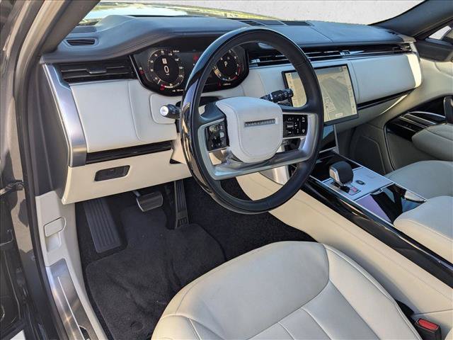 Certified 2025 Land Rover Range Rover SE AWD/4WD image 9