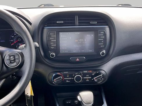 Used 2020 Kia Soul LX FWD image 6