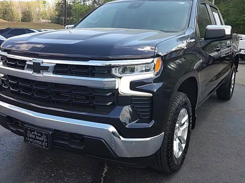 Used 2022 Chevrolet Silverado 1500 LT image 3