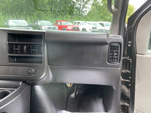 Used 2014 GMC Savana 2500 image 22